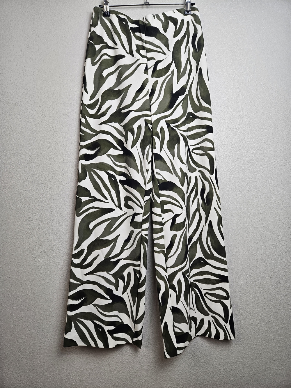 Boston Proper Olive & White Zebra-Print Wide Leg Pants Size M